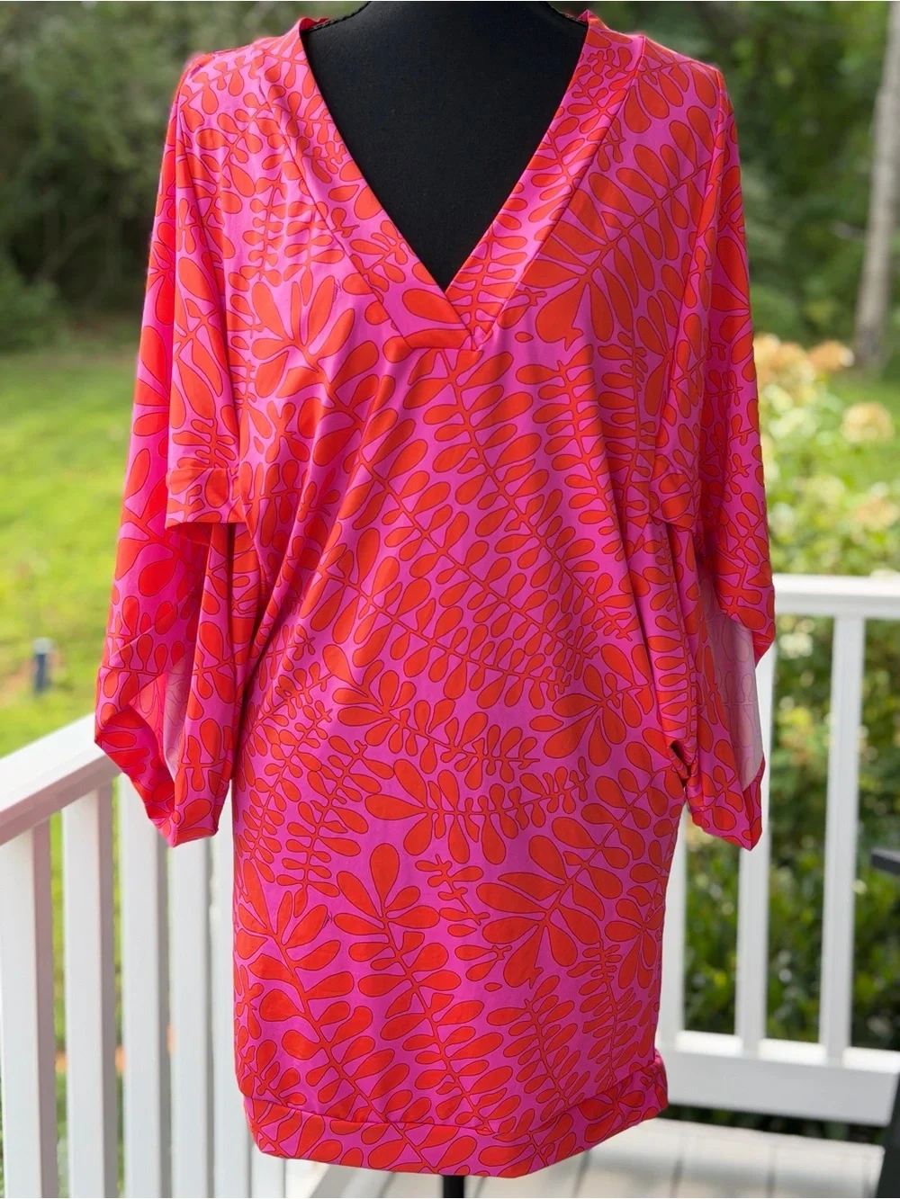 Trina Turk Trellis V-Neck Tunic Swim Cover Up M NWT